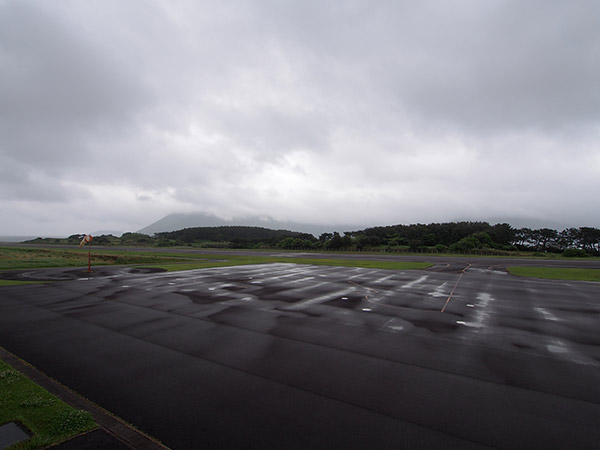 小値賀空港 チャーター便