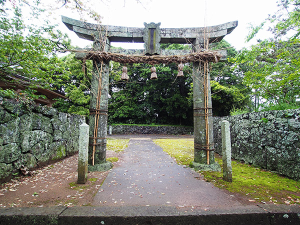 地ノ神島神社の入口