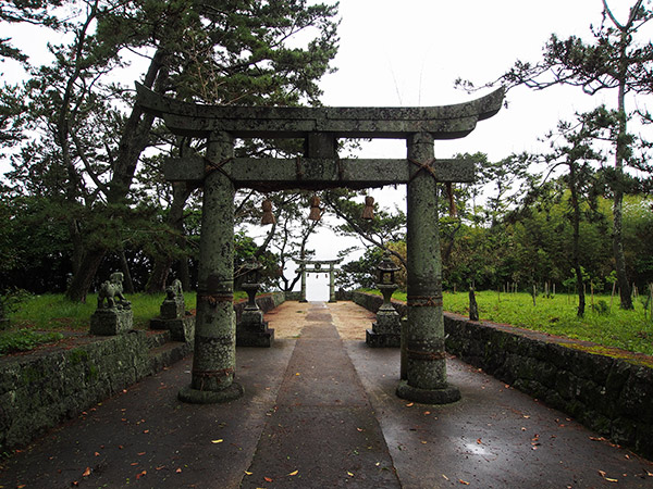 地ノ神島神社の鳥居