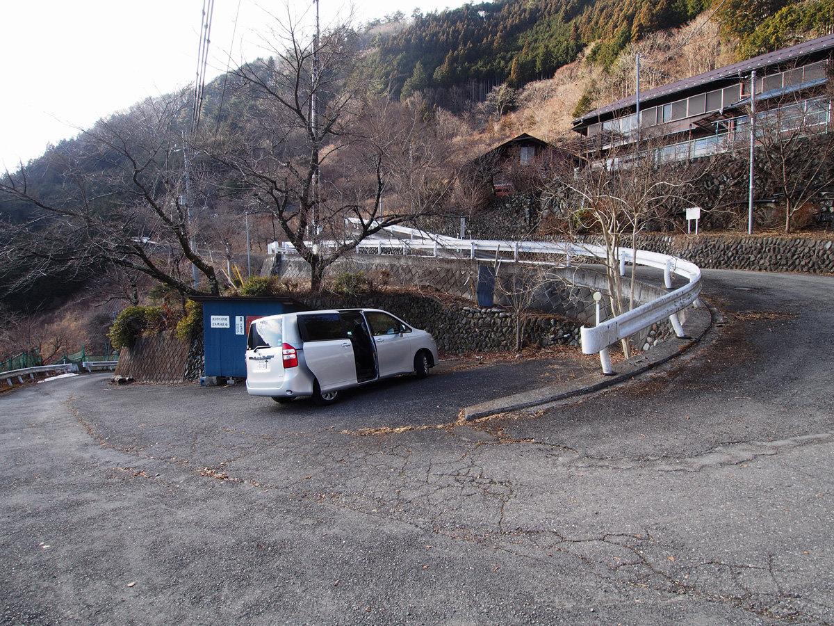 奥多摩の奥集落 駐車場