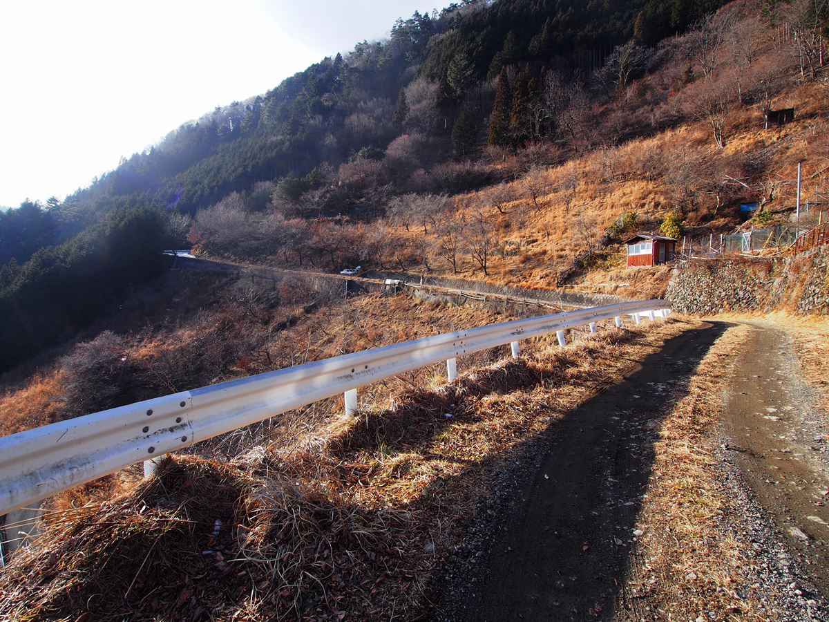 奥多摩の未舗装路 鷹ノ巣山