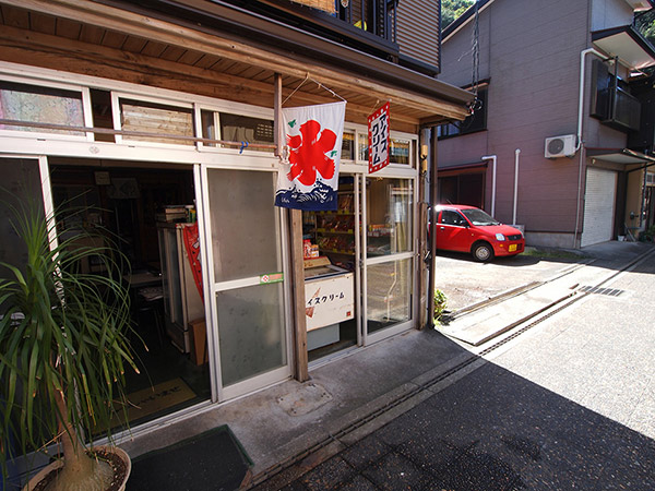 駄菓子屋の外観