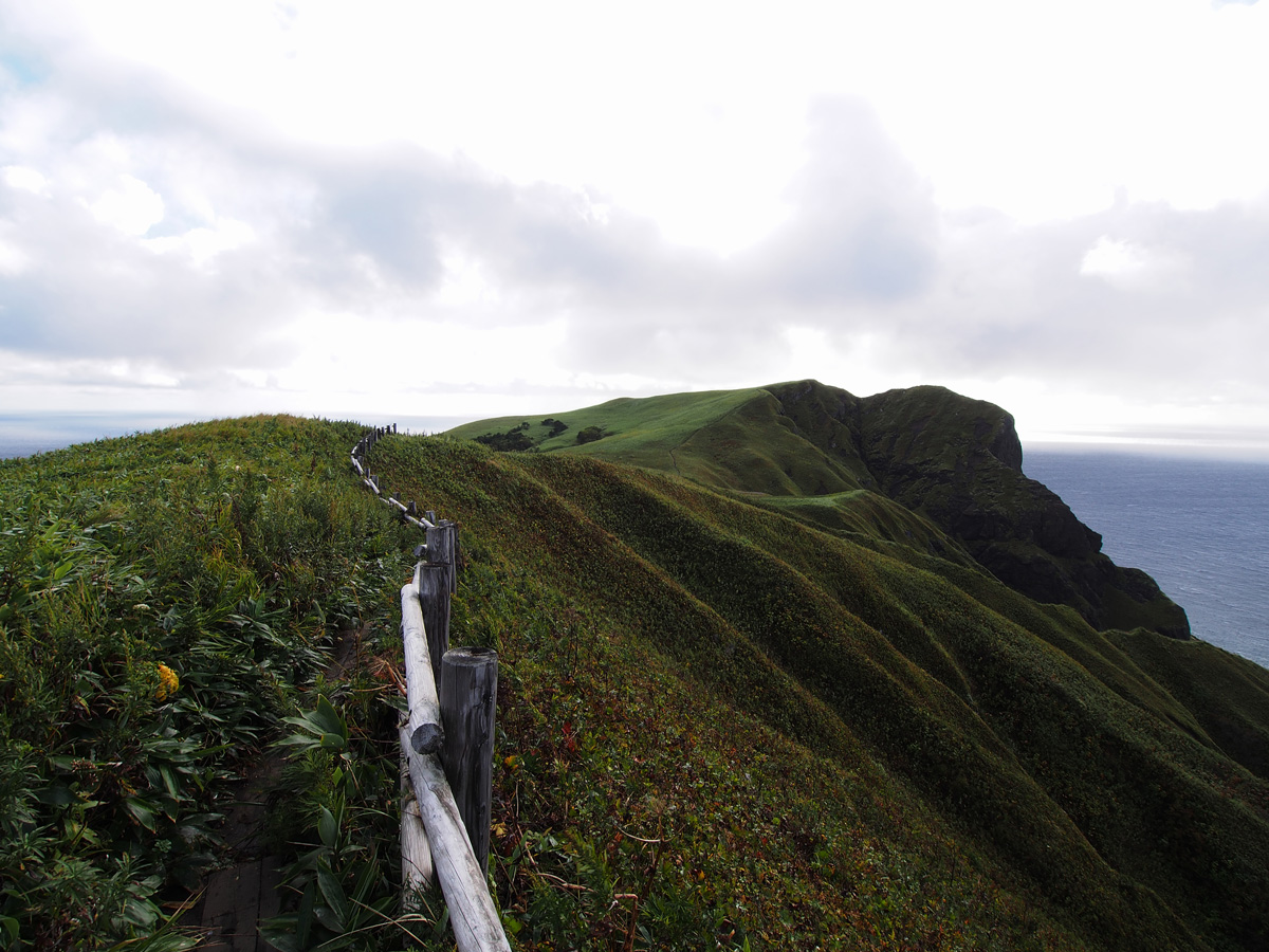 礼文島 桃岩展望台コース 元地灯台方面