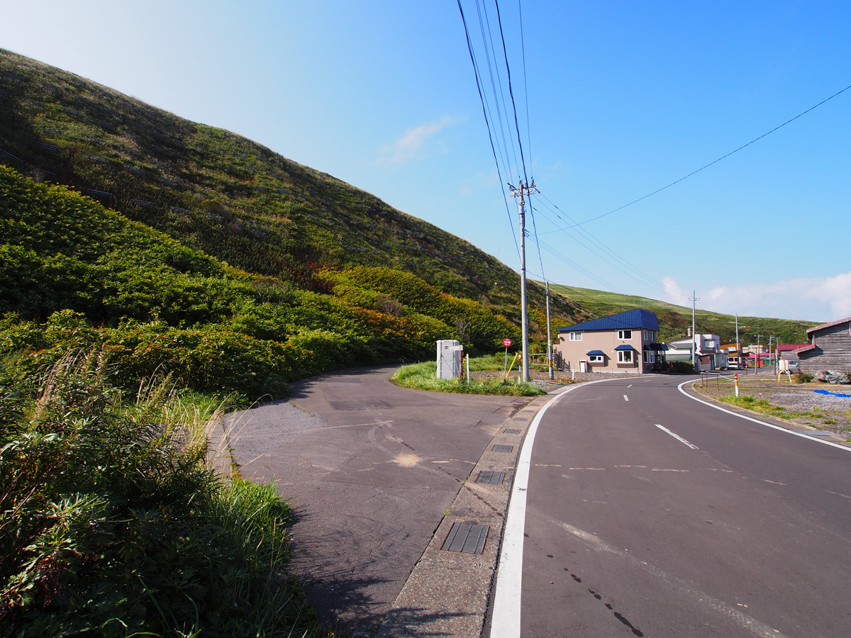 江戸屋山道 入口の分岐点 礼文島