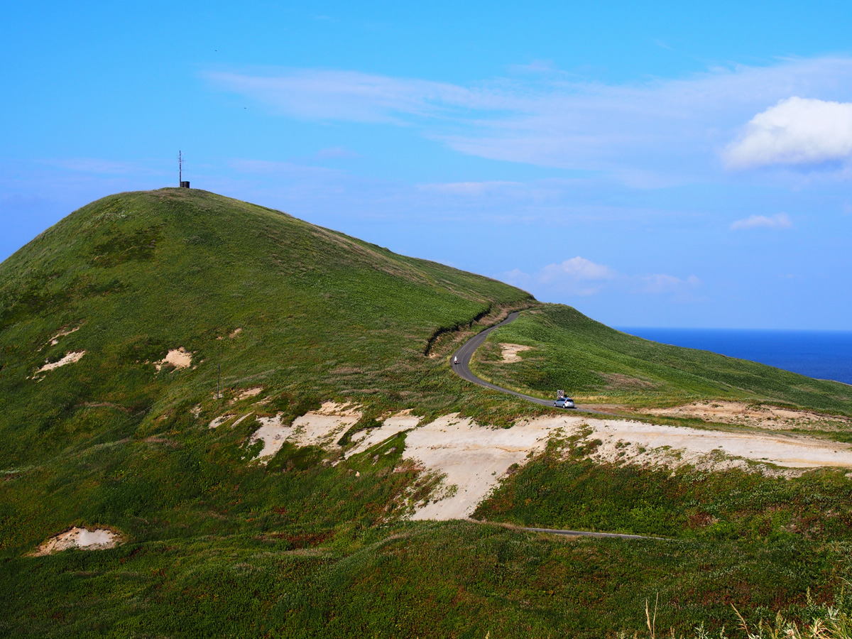 礼文島 江戸屋山道の登り坂