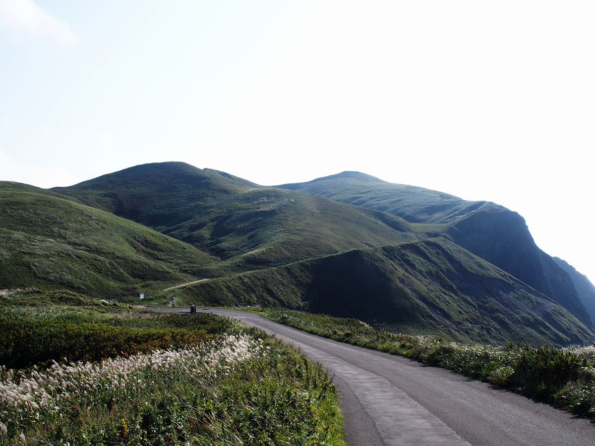 江戸屋山道 ゴロタ岬の登山口