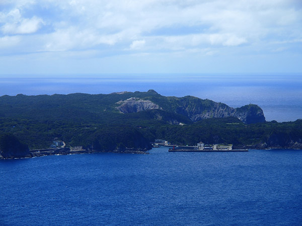 式根島の遠景