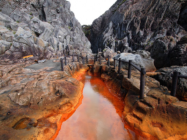 地鉈温泉 湯船