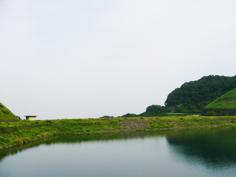 湖面と空