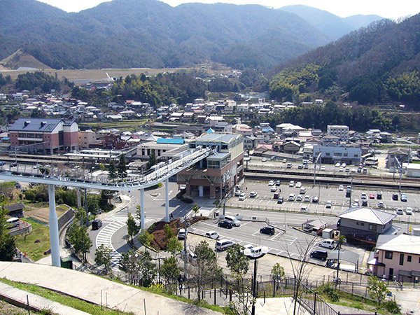 瀬野駅を見下ろす