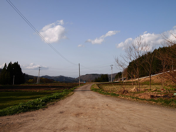 郷戸駅前の広場