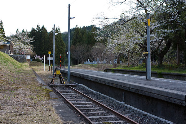 滝谷駅の待避線