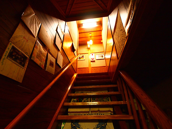 二階に上がる階段