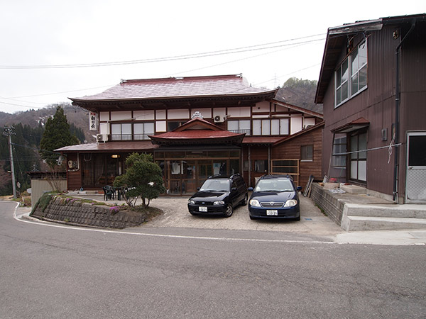 朝日屋の全景