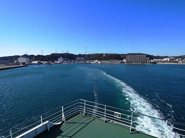 海上から見た久里浜港