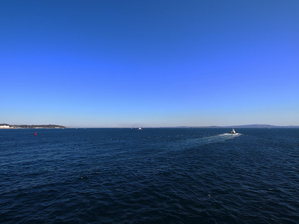 久里浜から見る房総半島