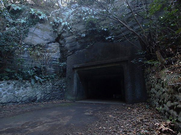探照灯施設 隧道