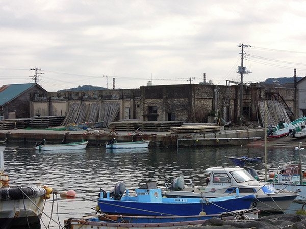 港近くの古い建物