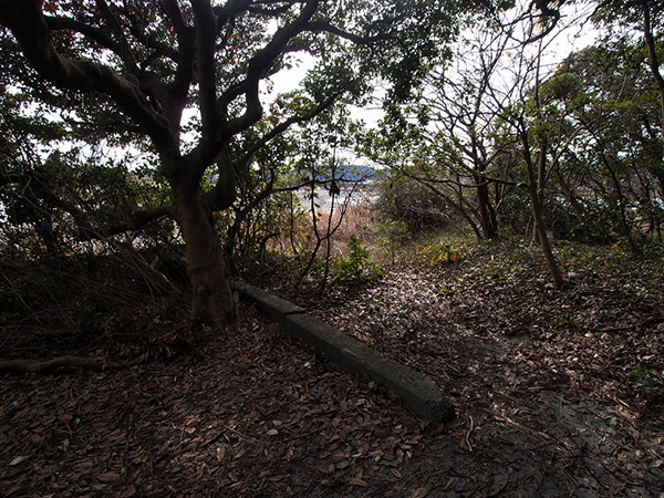 沖ノ島 要塞の痕跡