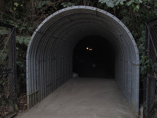 赤山地下壕の入り口