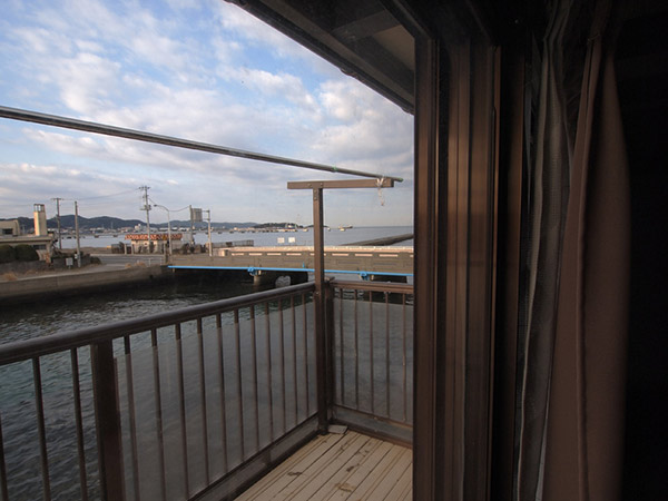 館山旅館 窓から見える海