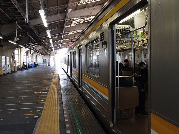 鶴見駅 鶴見線ホーム