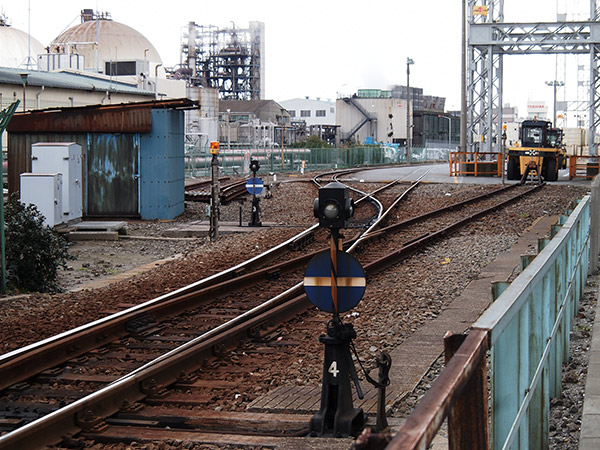 末広町駅 線路